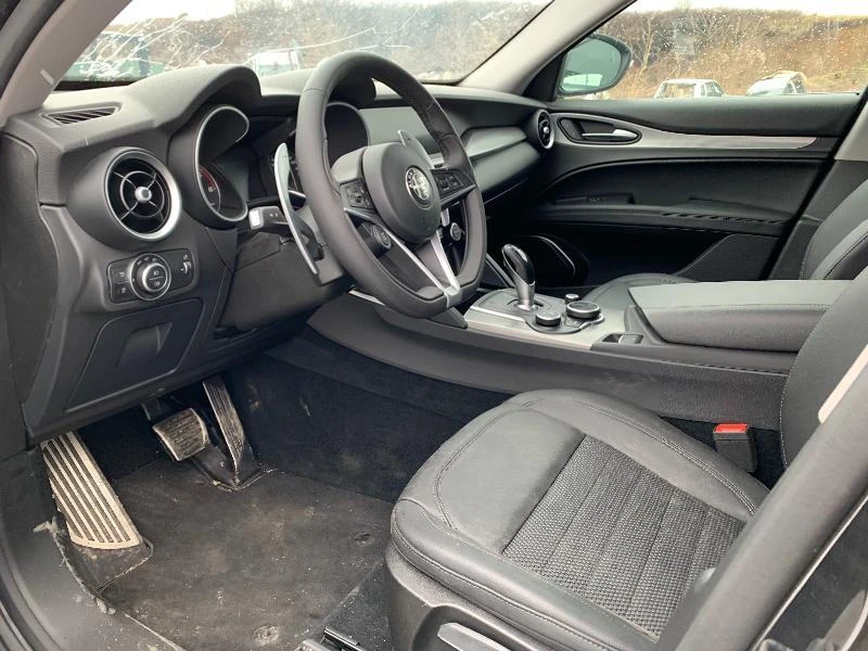 Alfa Romeo Stelvio 2.2D, Q4, 4x4, 3000km., снимка 13 - Автомобили и джипове - 32185547