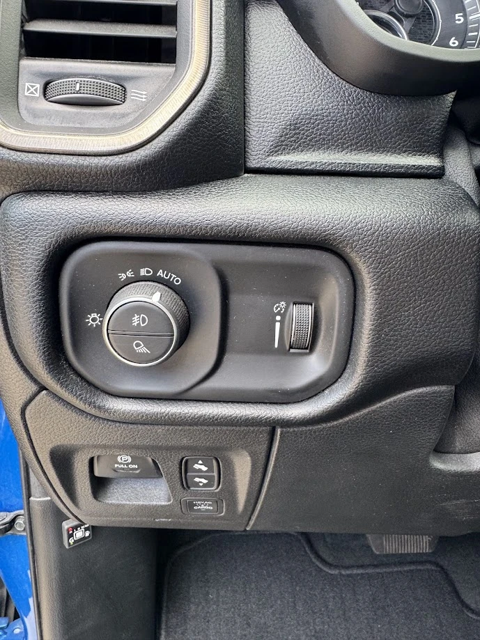 Dodge RAM 1500 Sport, снимка 16 - Автомобили и джипове - 54928135