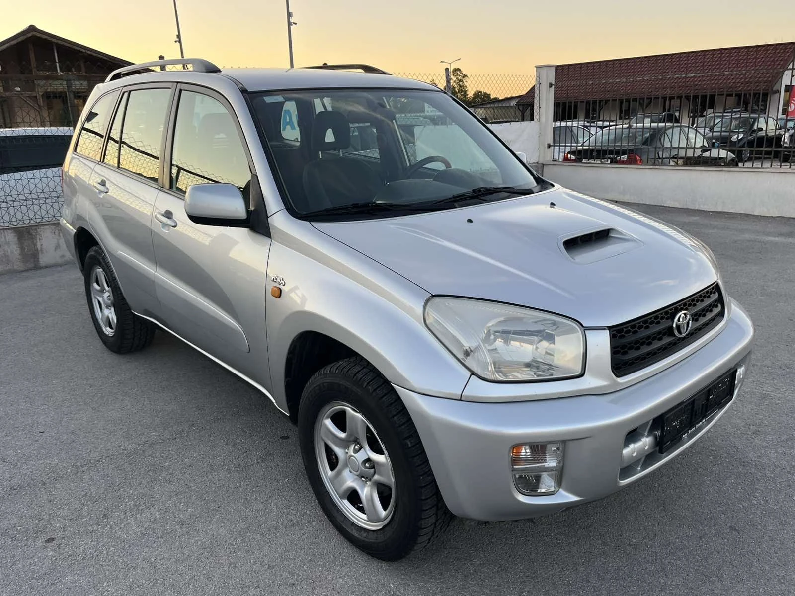 Toyota Rav4 2.0D4D 116кс 4Х4 КЛИМАТИК - изображение 3