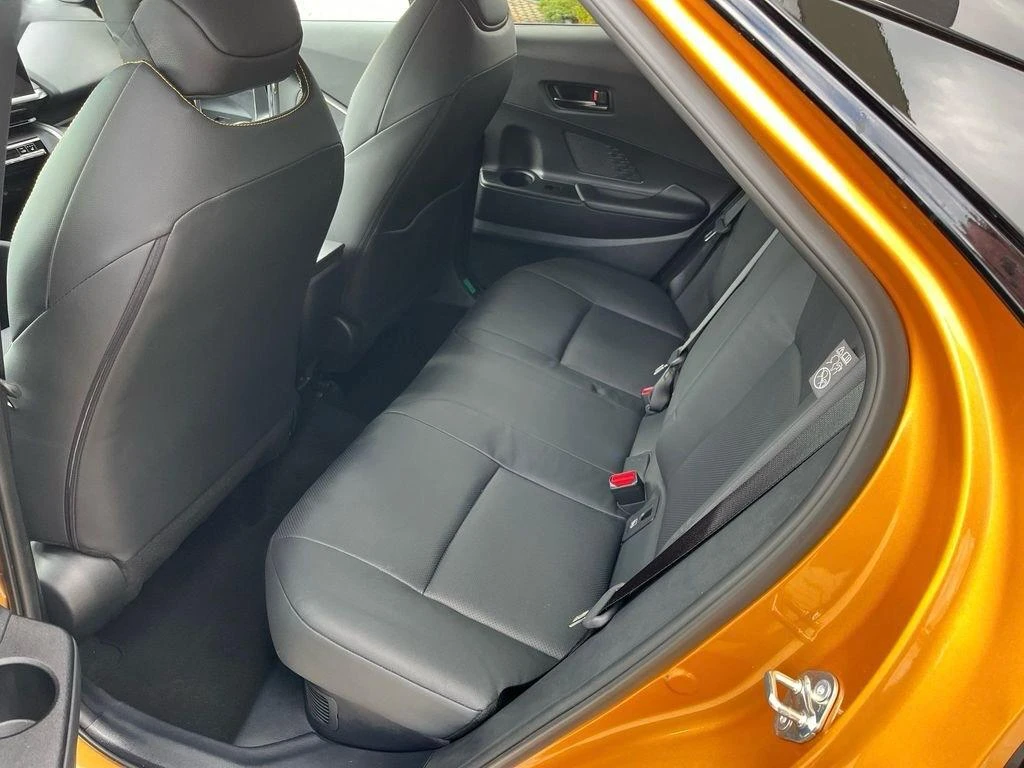 Toyota C-HR 2.0 HEV EXECUTIVE 4X4 PANORAMA TOKYO GOLD НАЛИЧНА  - изображение 8