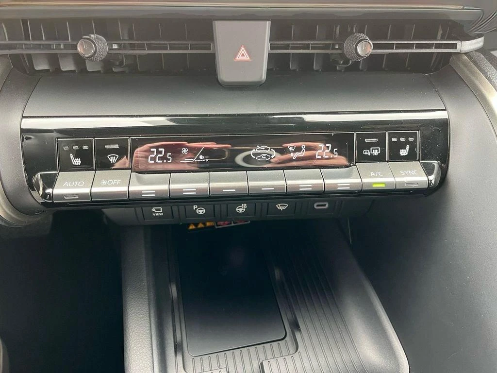 Toyota C-HR 2.0 HEV EXECUTIVE 4X4 PANORAMA TOKYO GOLD НАЛИЧНА  - изображение 10