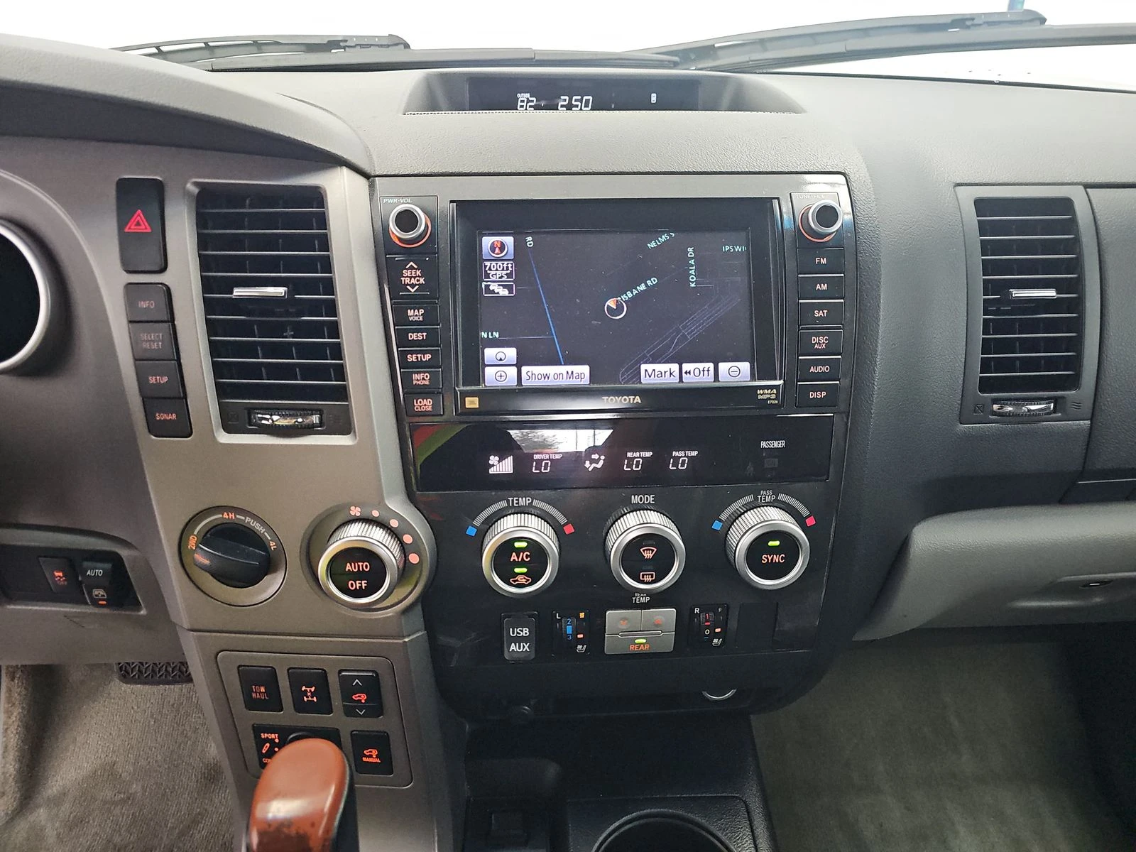 Toyota Sequoia PLATINUM* 5.7* V8* ПОДГРЕВ* КАМЕРА* КЕЙЛЕС - изображение 9