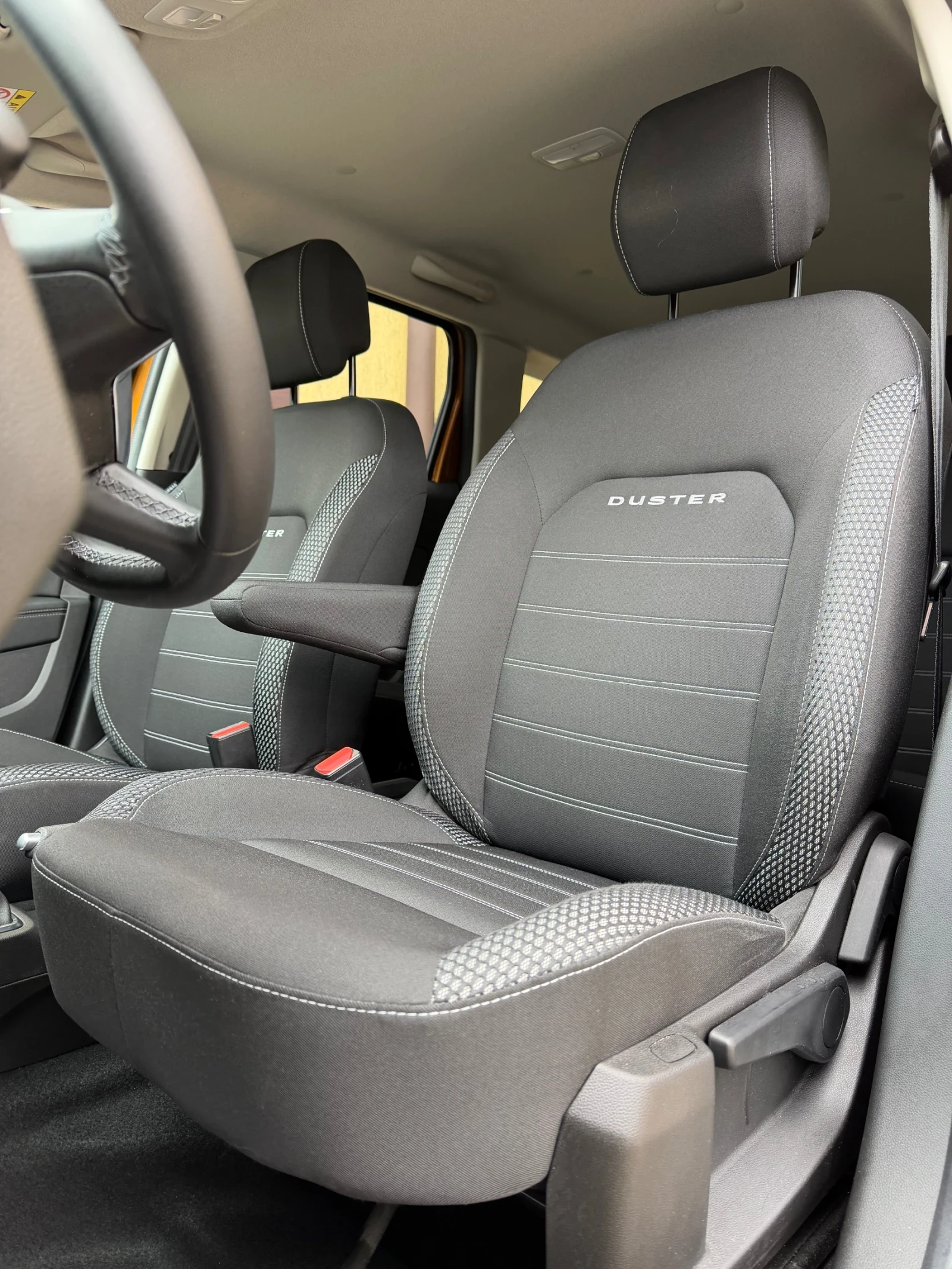 Dacia Duster 1.3Tce 4X4* 21хил.км! Пълна Сервизна История!, снимка 7 - Автомобили и джипове - 53937712