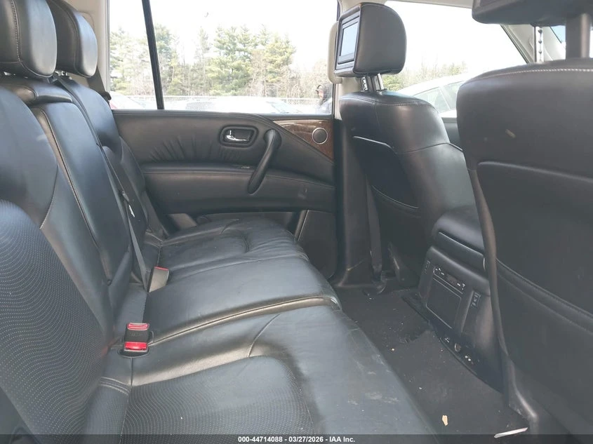 Infiniti QX80 5.6l, снимка 8 - Автомобили и джипове - 54141609