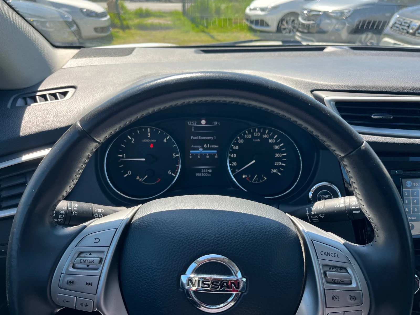 Nissan Qashqai 1.5dci Tekna panorama full, снимка 7 - Автомобили и джипове - 54243717