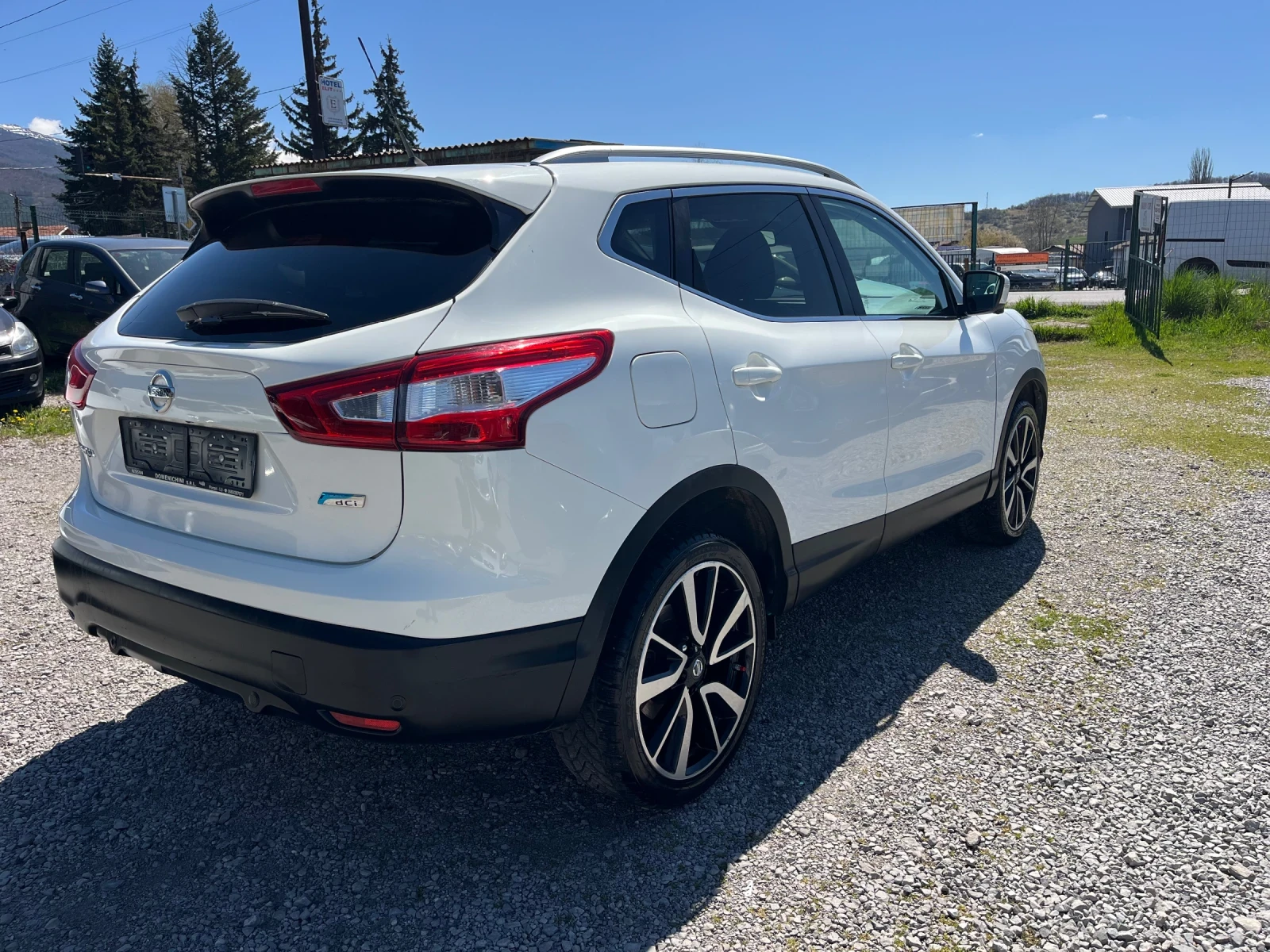 Nissan Qashqai 1.5dci Tekna panorama full, снимка 6 - Автомобили и джипове - 54243717