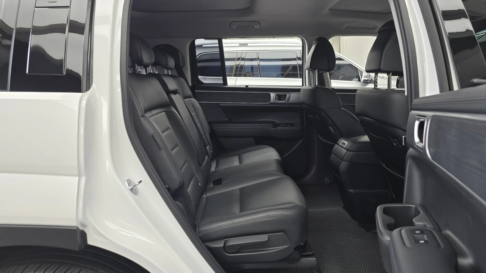 Hyundai Santa fe 1.6 HEV Prestige* BLIND SPOT* МАСАЖ* КРАЙНА ЦЕНА, снимка 11 - Автомобили и джипове - 55334921
