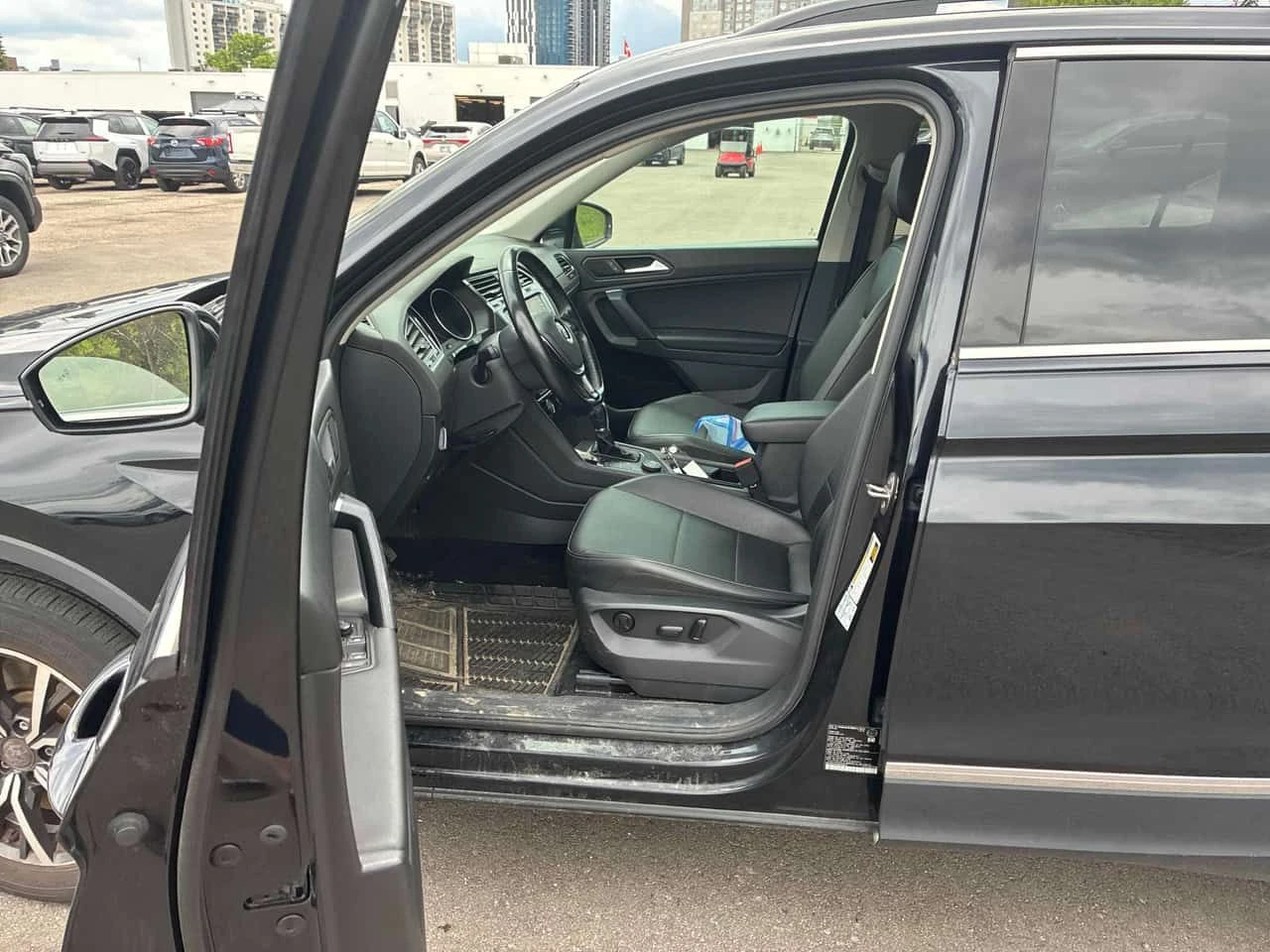 VW Tiguan * Comfortline * CARFAX * ОТ ПРЕДСТАВИТЕЛСТВО, снимка 16 - Автомобили и джипове - 55459652