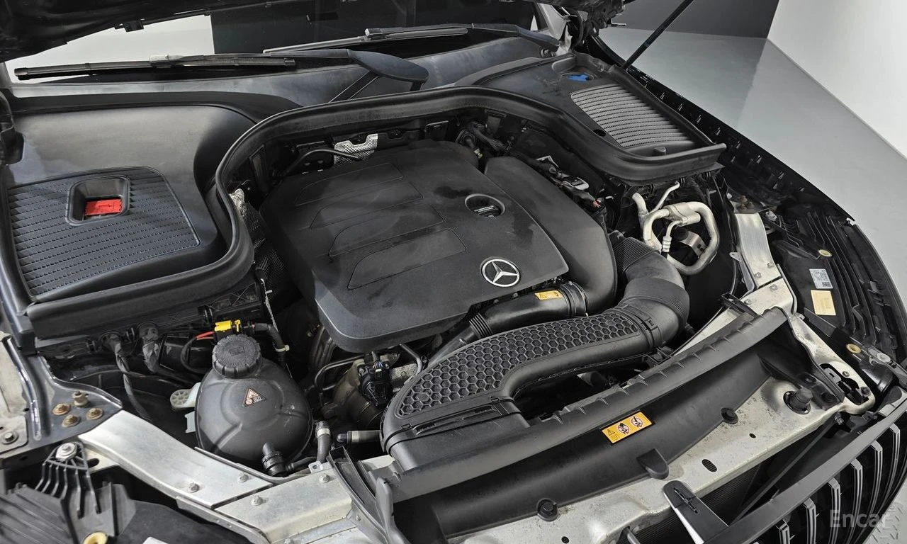 Mercedes-Benz GLC 300 AMG* LINE* COUPE* ХЕДЪП* КАМЕРА* , снимка 17 - Автомобили и джипове - 55468346