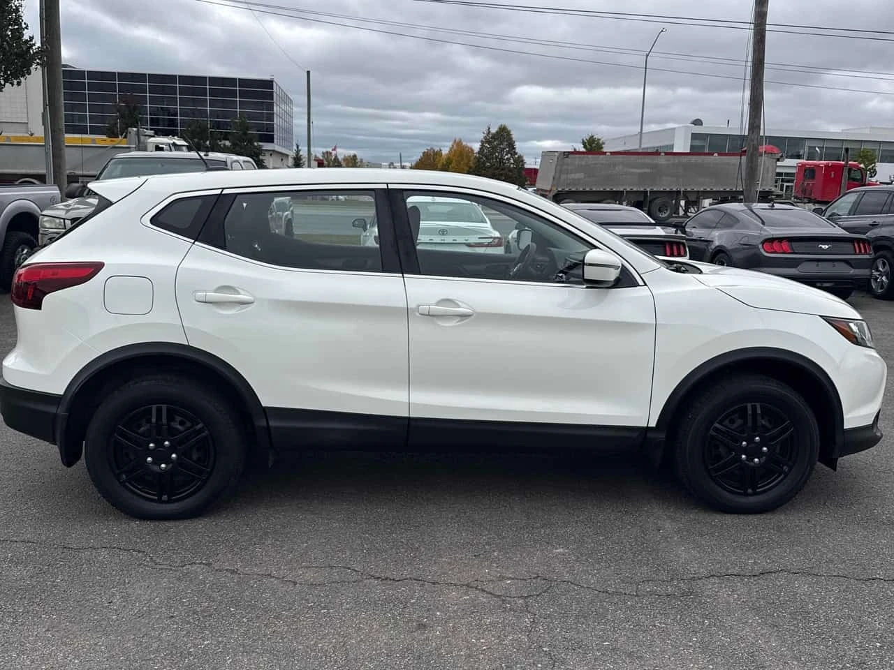 Nissan Qashqai * FWD * CARFAX * KEYLESS * ������� *  | Mobile.bg � ����������� 4