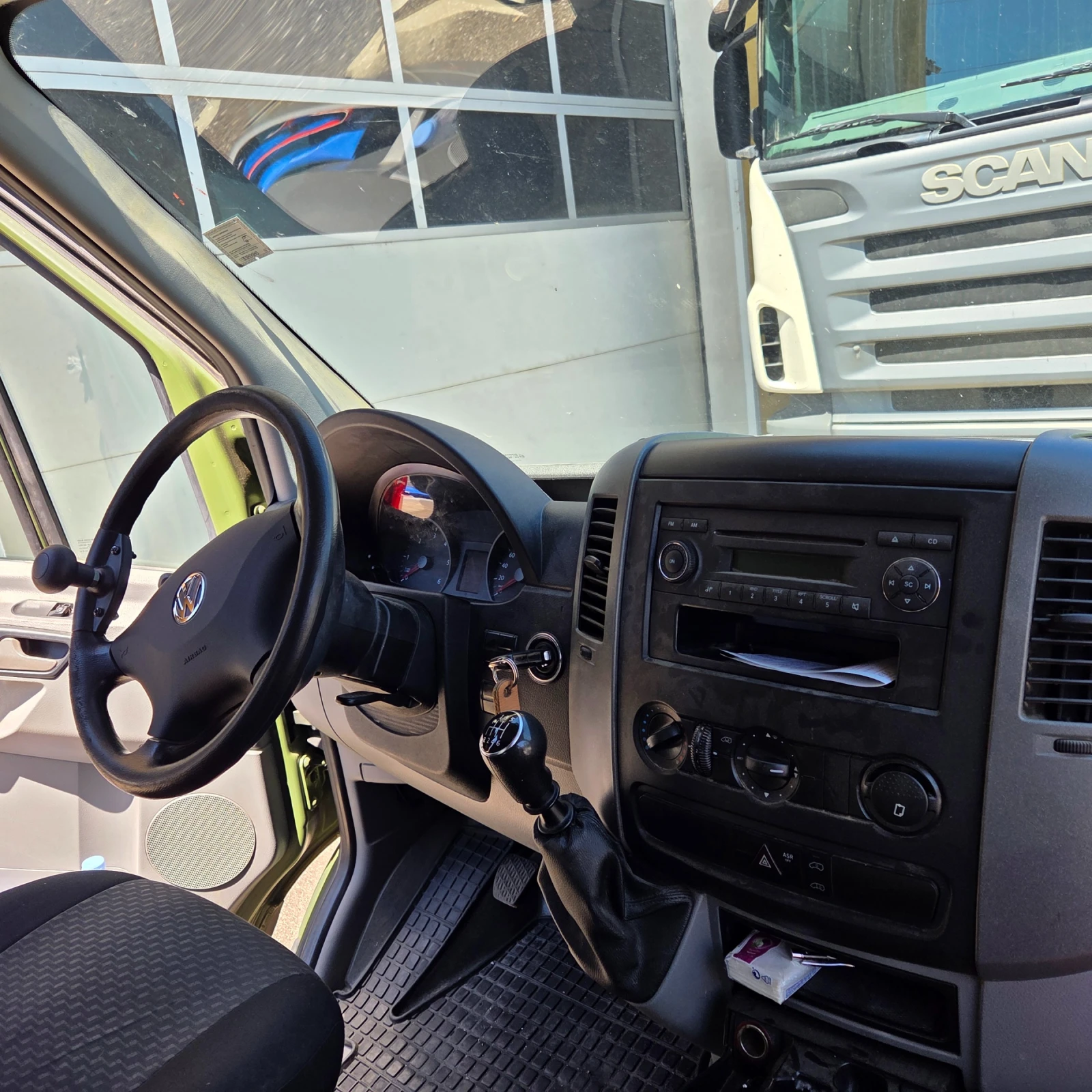 VW Crafter 2.0TDI 105kc, снимка 4 - Бусове и автобуси - 54976995