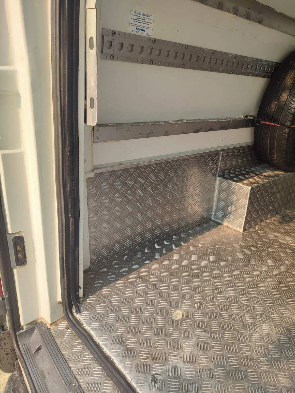 Iveco Daily, снимка 11 - Бусове и автобуси - 55048856