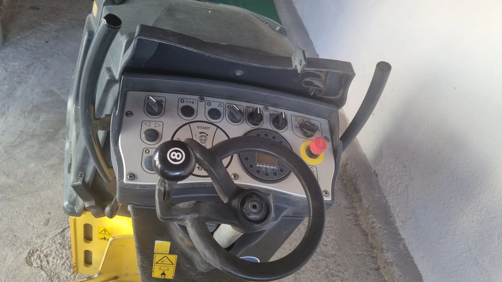 Валяк BOMAG BW80 AD 5, снимка 5 - Индустриална техника - 56636470