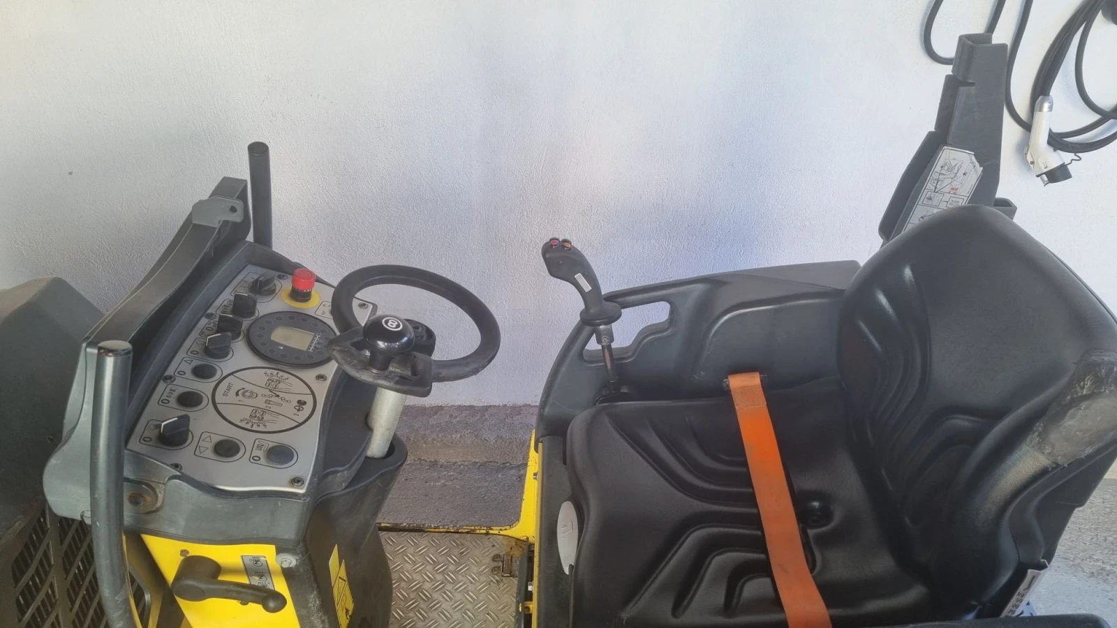 Валяк BOMAG BW80 AD 5, снимка 6 - Индустриална техника - 56636470
