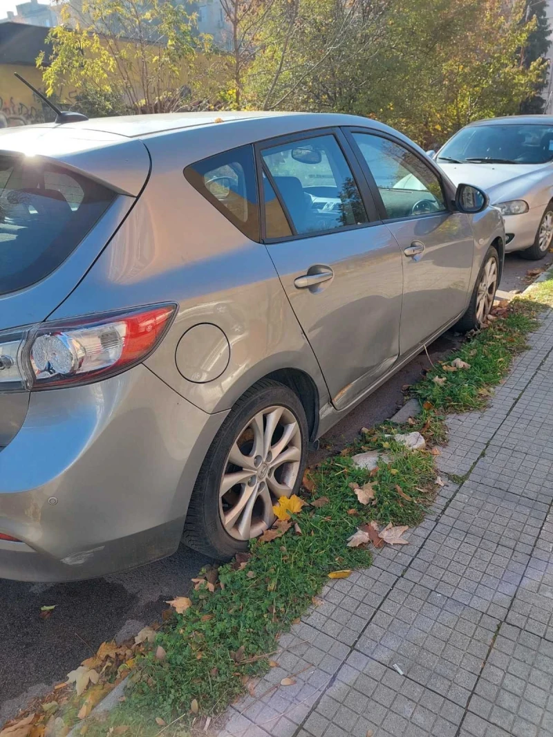 Mazda 3, снимка 2 - Автомобили и джипове - 48566156