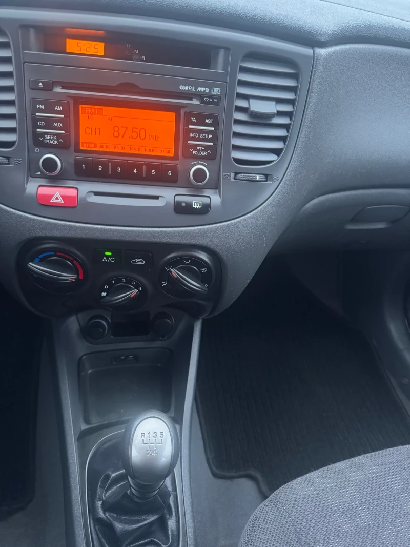 Kia Rio 1.4i KLiMA 150000km., снимка 3 - Автомобили и джипове - 52733521