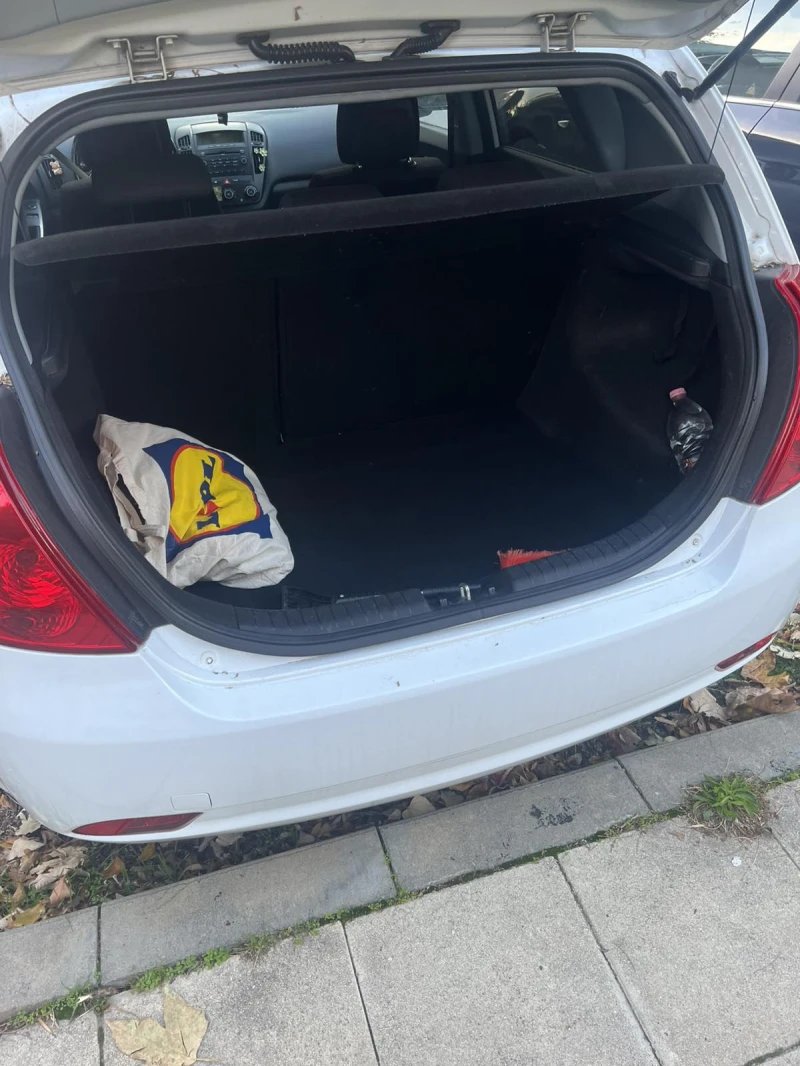 Kia Ceed, снимка 8 - Автомобили и джипове - 52540961