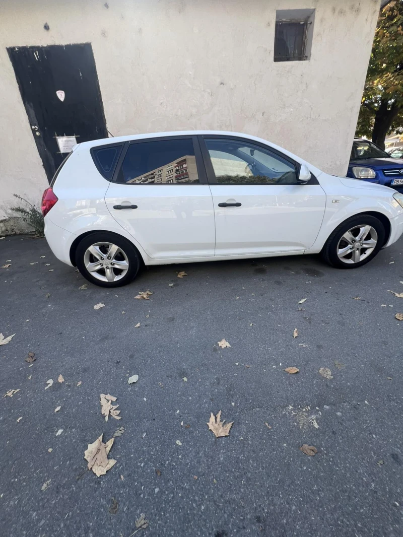 Kia Ceed, снимка 4 - Автомобили и джипове - 52540961