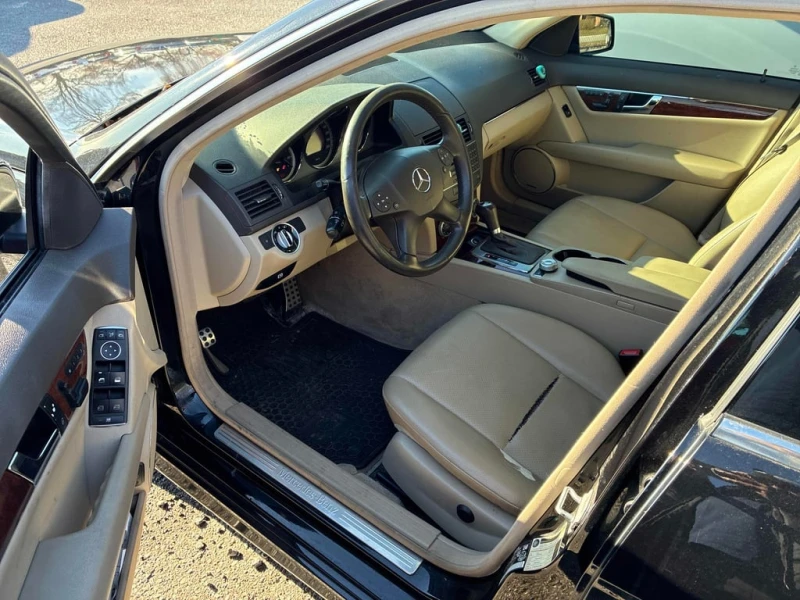Mercedes-Benz C 300 * CARFAX * ЦЕНА ДО БГ, снимка 5 - Автомобили и джипове - 53112495