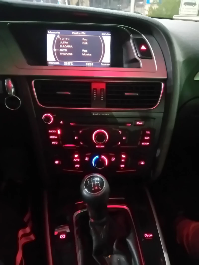 Audi A4, снимка 7 - Автомобили и джипове - 53266059