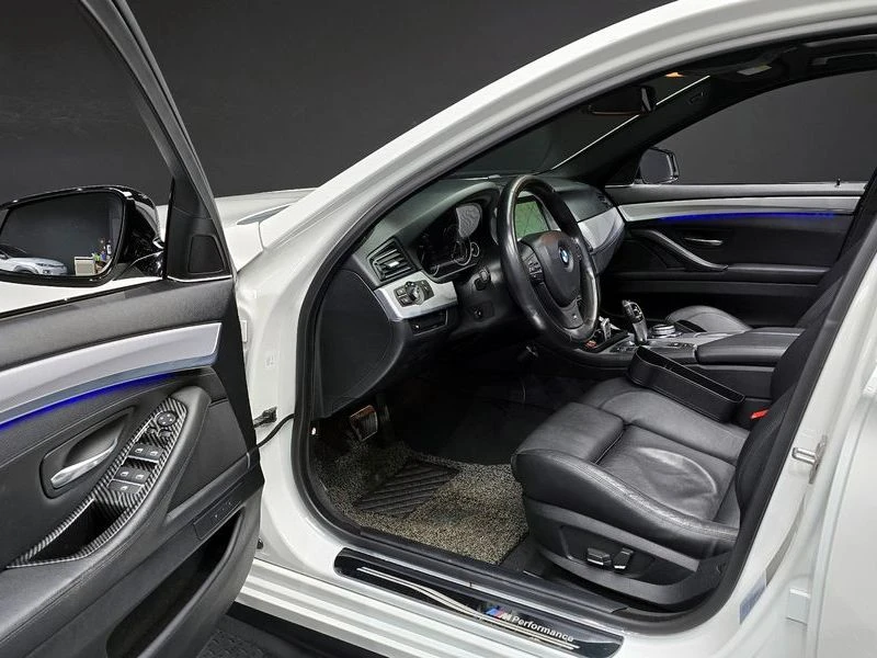 BMW 520 d M | КАМЕРА| HEAD UP| ПОДГРЕВ| ПАМЕТ| PANO, снимка 11 - Автомобили и джипове - 55747568