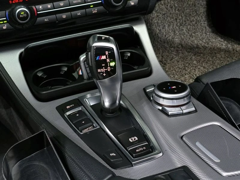 BMW 520 d M | КАМЕРА| HEAD UP| ПОДГРЕВ| ПАМЕТ| PANO, снимка 9 - Автомобили и джипове - 55747568