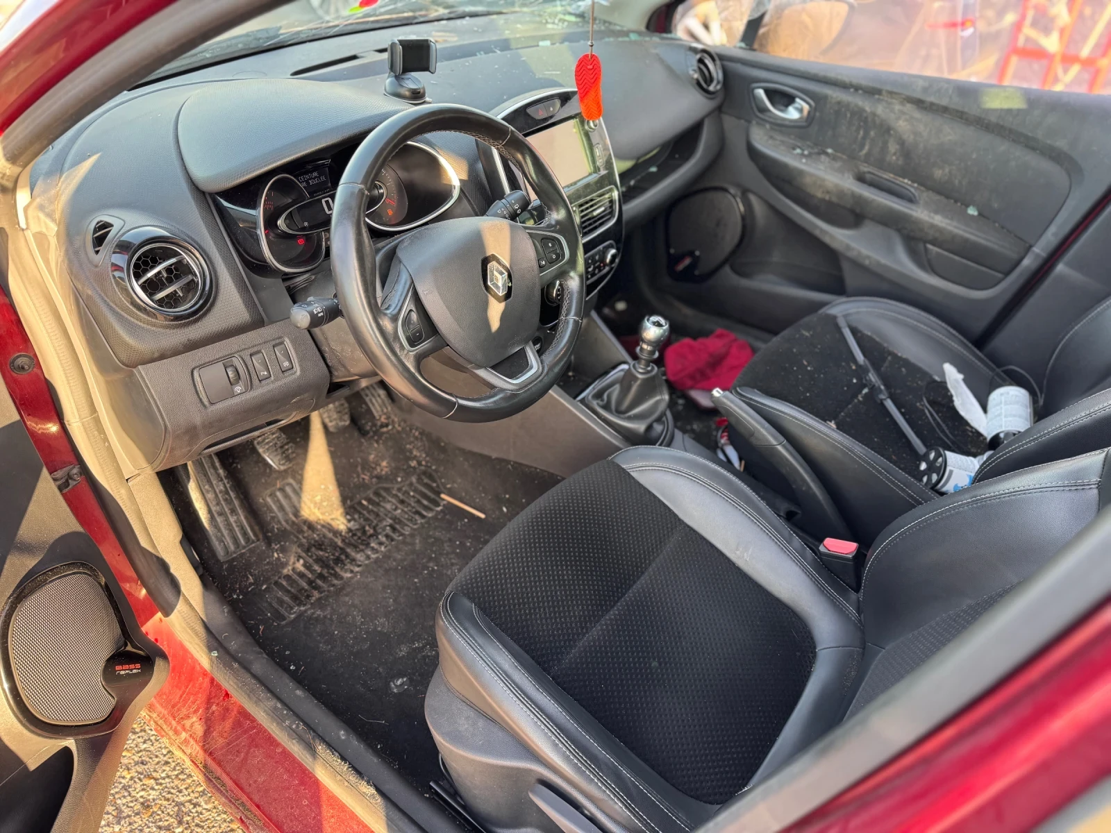 Renault Clio 1.5dCi/ 110cv - изображение 4