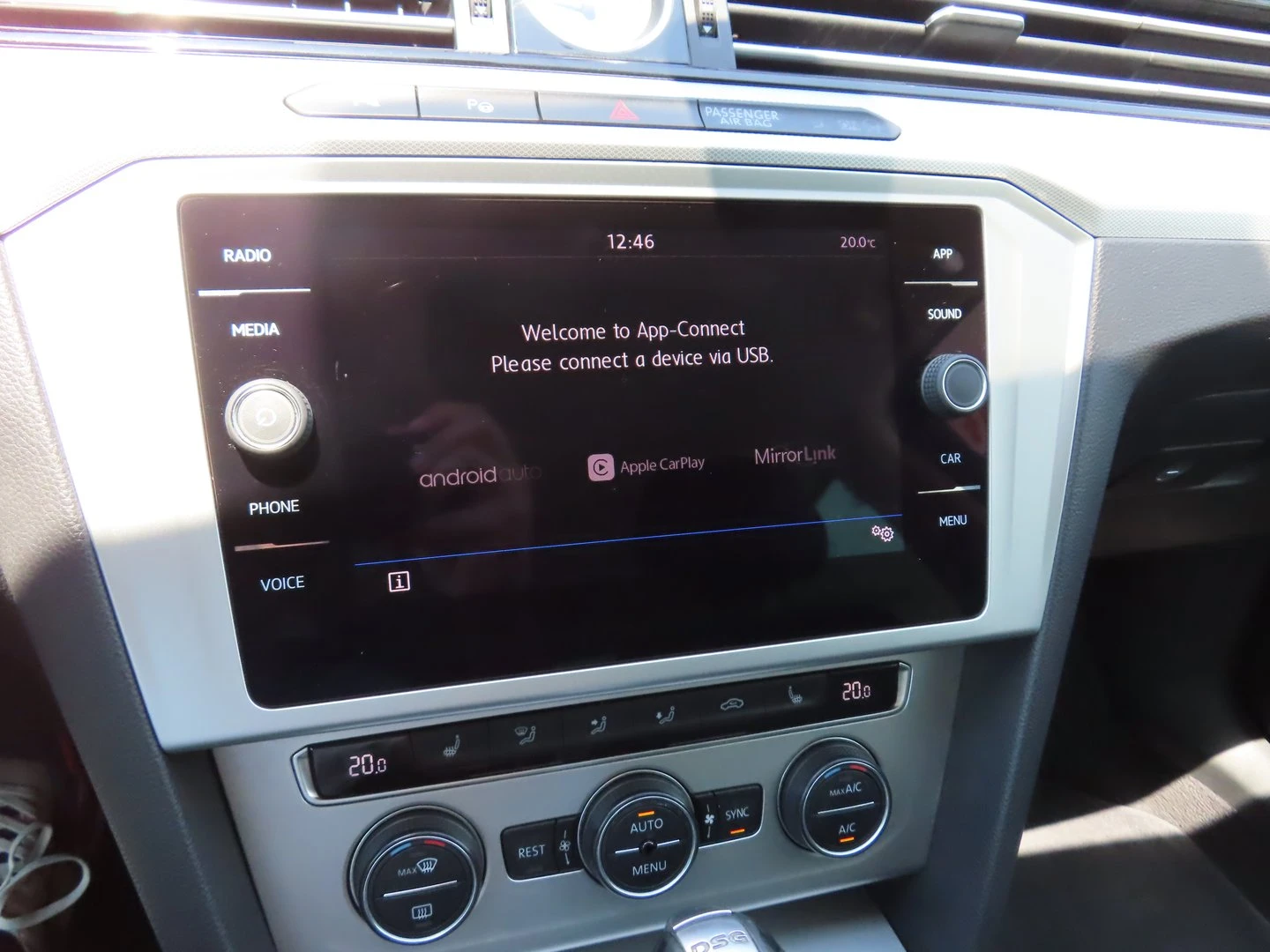 VW Passat Comfortline 2.0TDI BMT - изображение 10