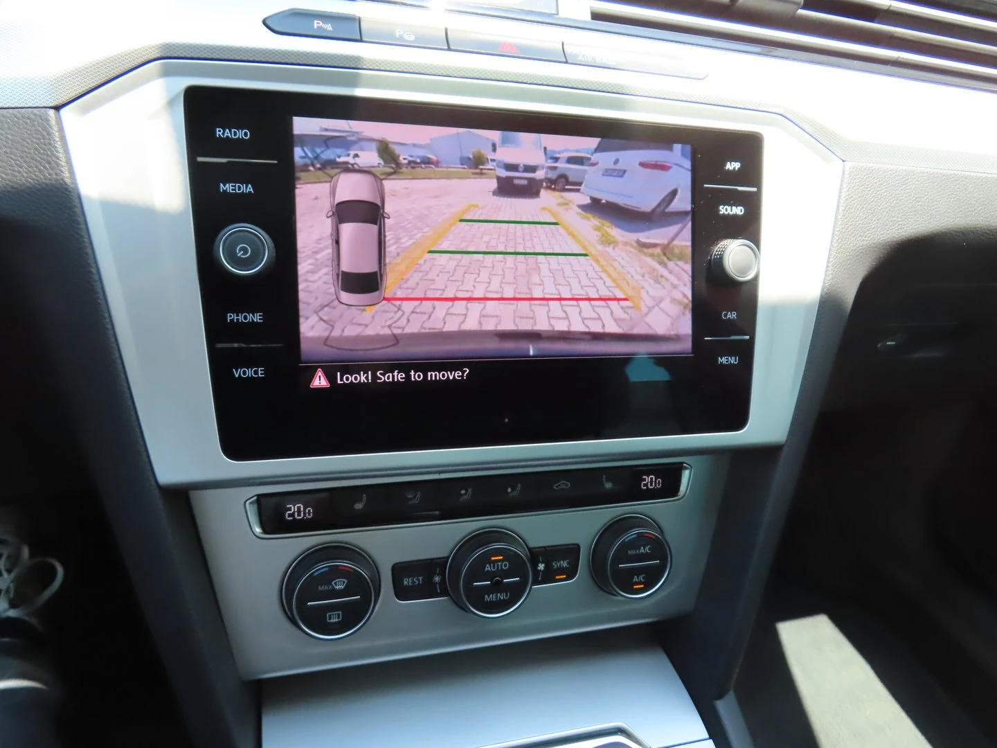 VW Passat Comfortline 2.0TDI BMT - изображение 9