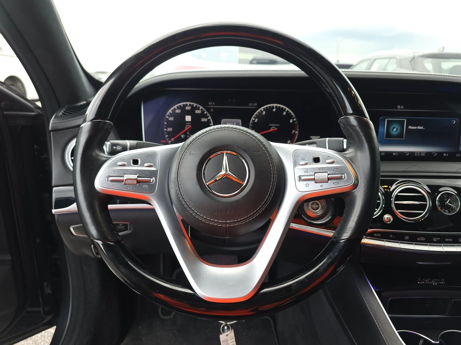 Mercedes-Benz S 560 DISTRONIK* BURMASTER* МАСАЖ* ОБДУХ* 360* LANE ASSI - изображение 9