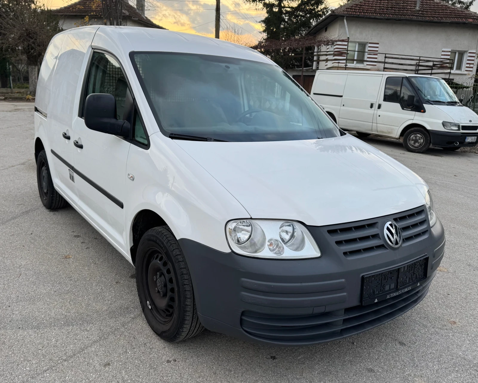 VW Caddy РЕАЛНИ 183000КМ - изображение 8