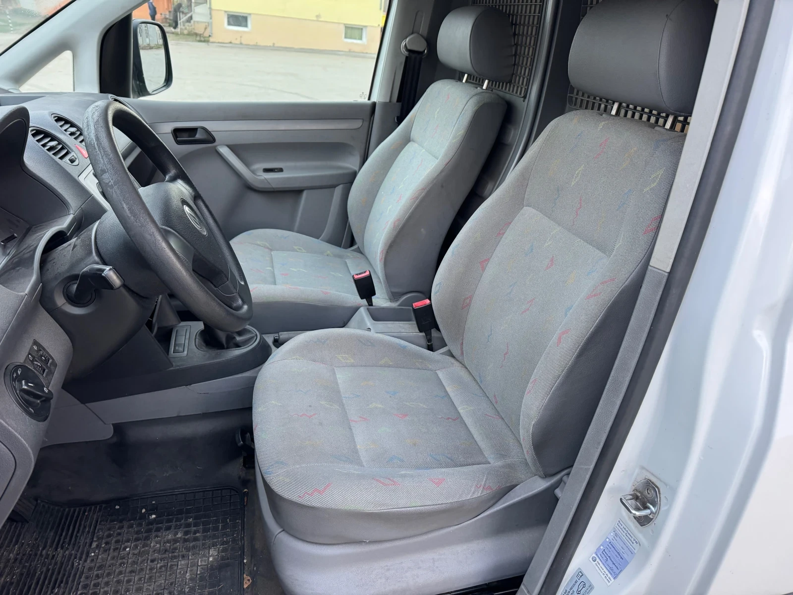VW Caddy РЕАЛНИ 183000КМ - изображение 10
