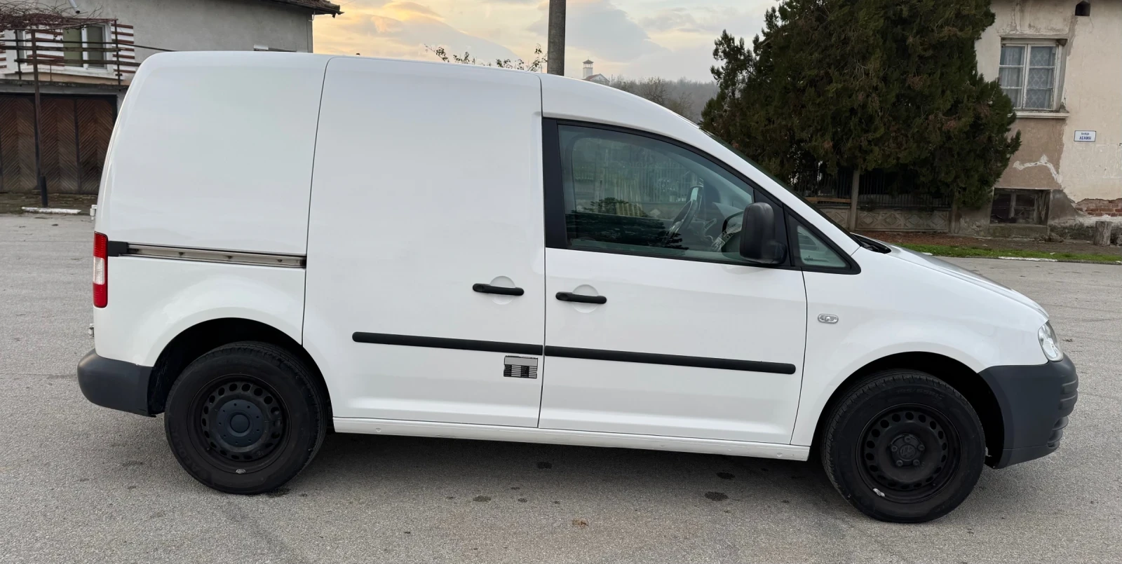 VW Caddy РЕАЛНИ 183000КМ - изображение 6