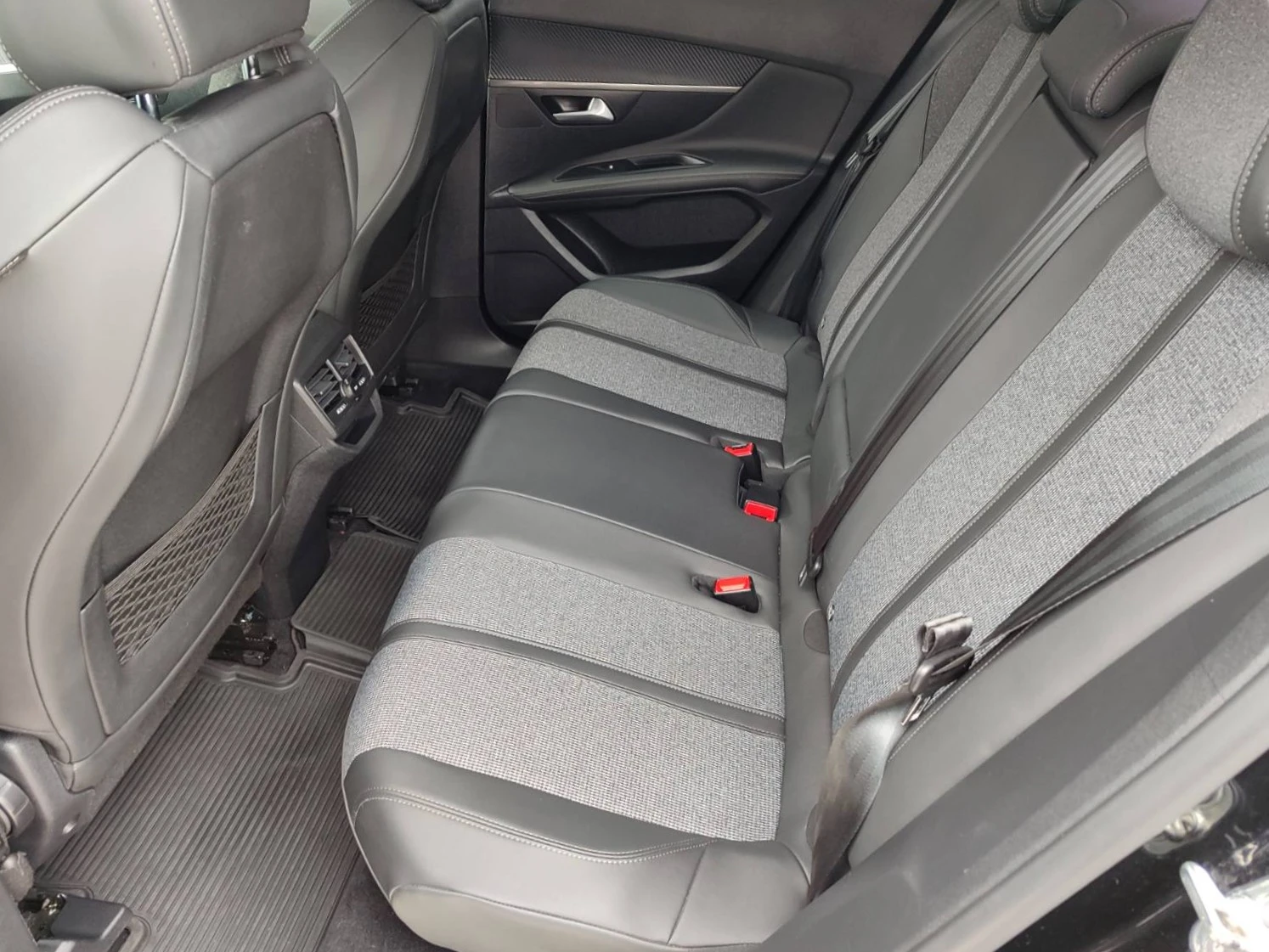 Peugeot 3008 ALLURE  1.2 PureTech (130hp) AT8 | Mobile.bg � ����������� 12