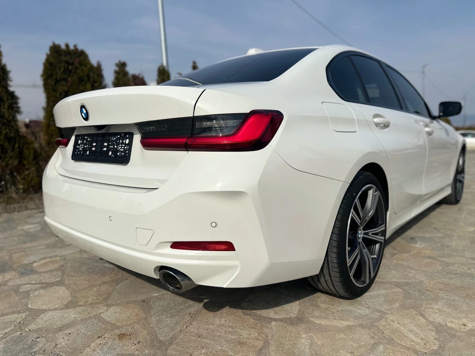 BMW 330 2.0 twin power turbo, снимка 7 - Автомобили и джипове - 53774136