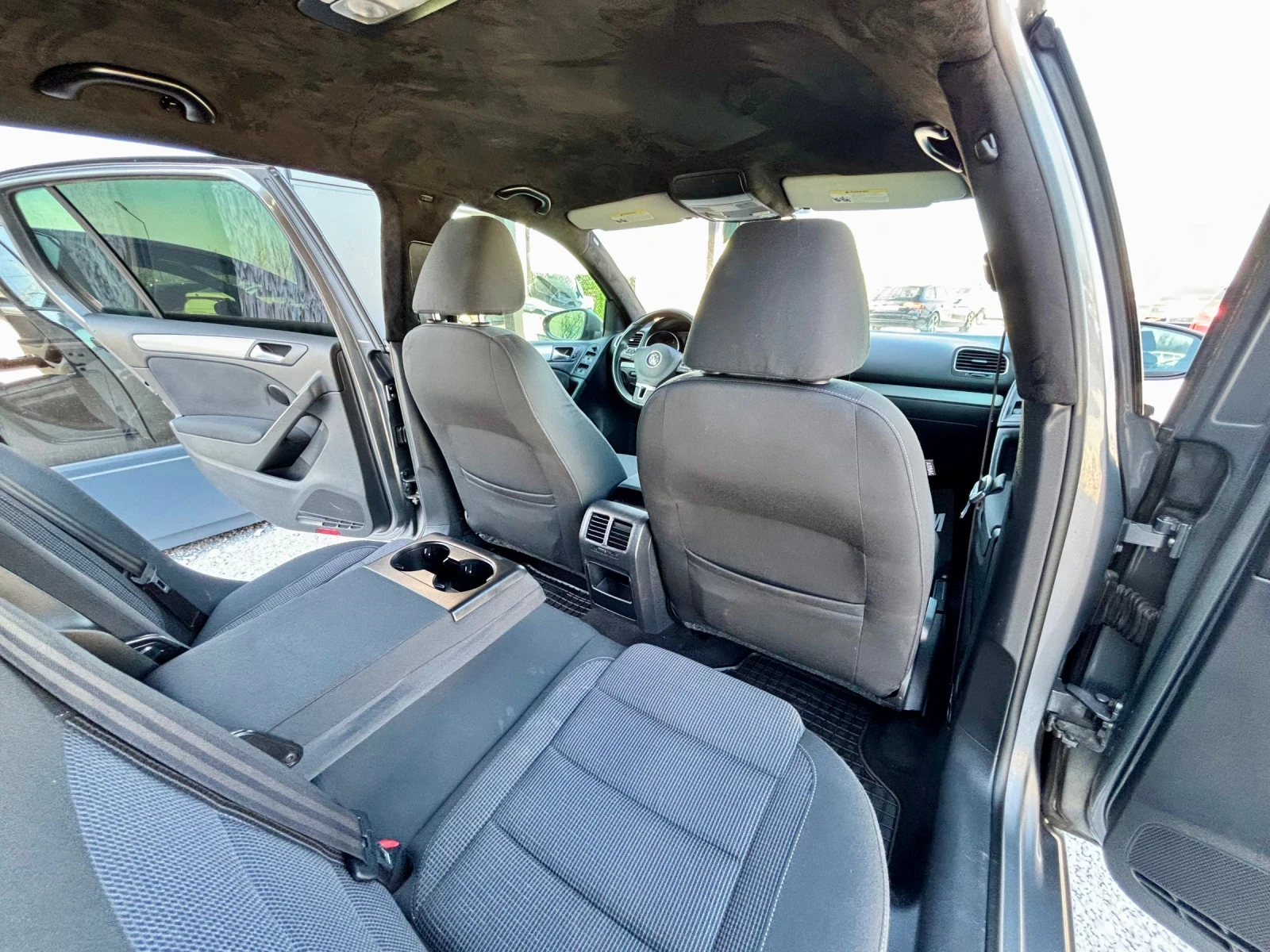 VW Golf 2.5I/ГАЗ/НАВИГАЦИЯ/АВТОПИЛОТ/АЛКАНТАРА/КАМЕРА, снимка 13 - Автомобили и джипове - 53778034