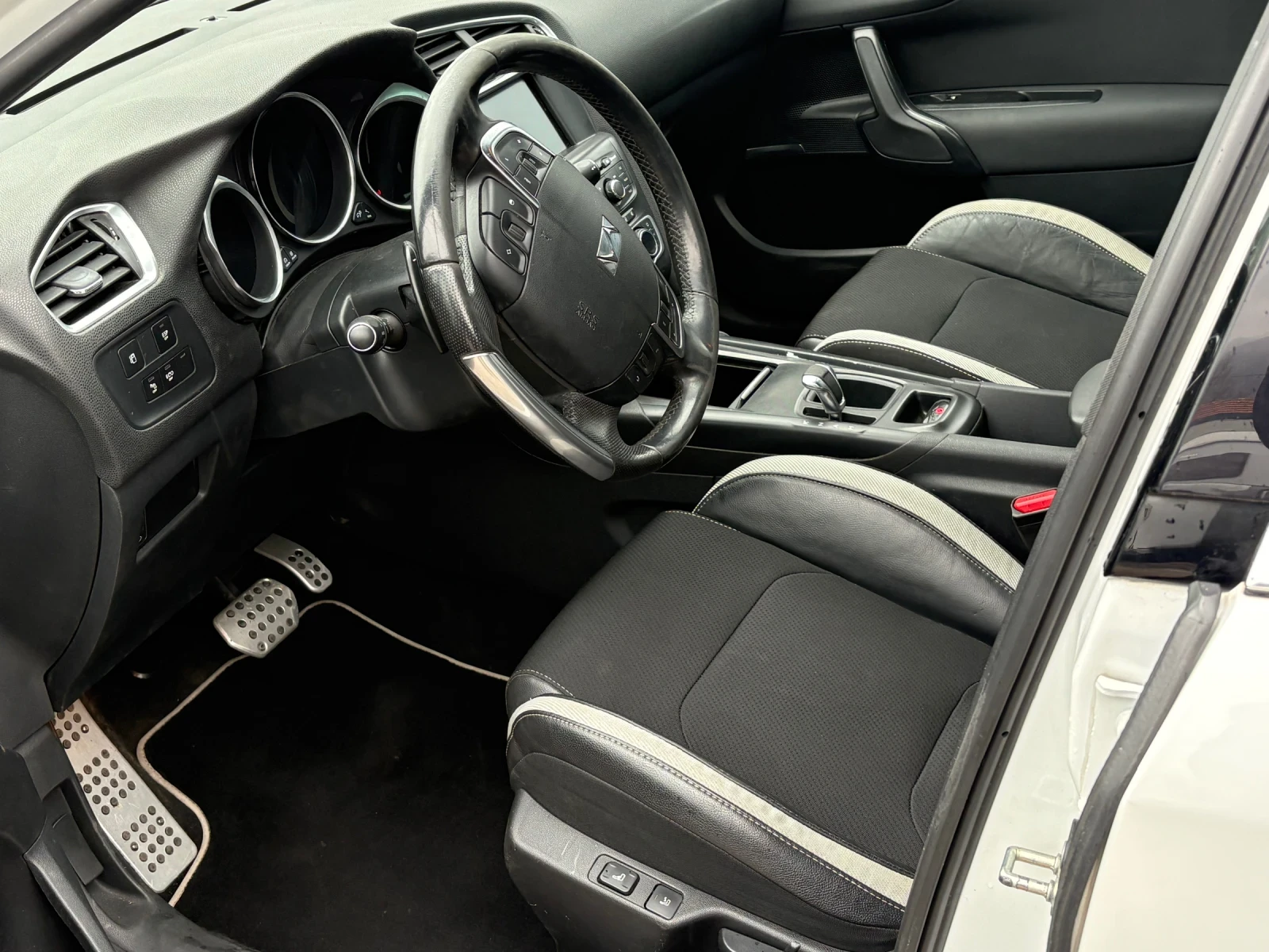 Citroen DS4, снимка 7 - Автомобили и джипове - 53895574