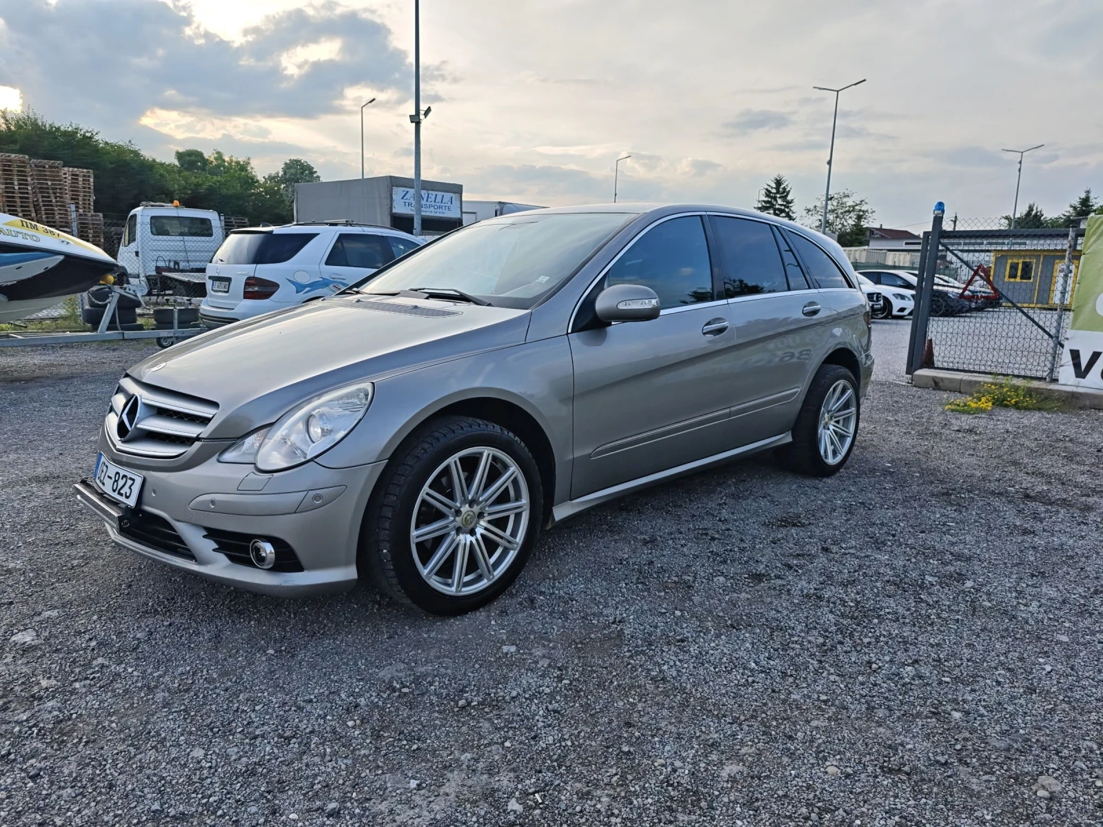 Mercedes-Benz R 350 AMG TV FULL