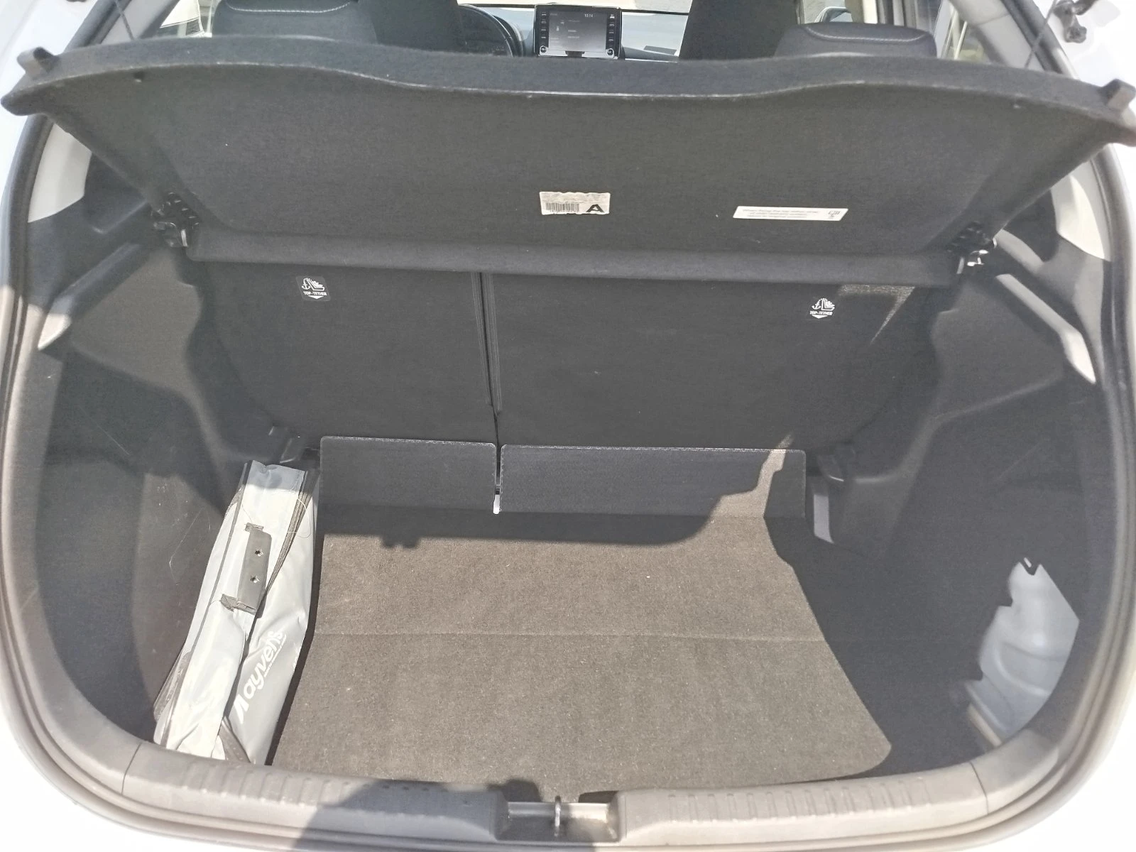 Toyota Yaris Hybird / 1.5 / 116 к.с. / e-CVT, снимка 9 - Автомобили и джипове - 54760754