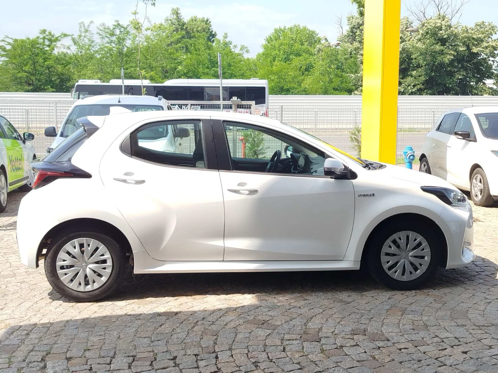 Toyota Yaris Hybird / 1.5 / 116 к.с. / e-CVT, снимка 4 - Автомобили и джипове - 54760754