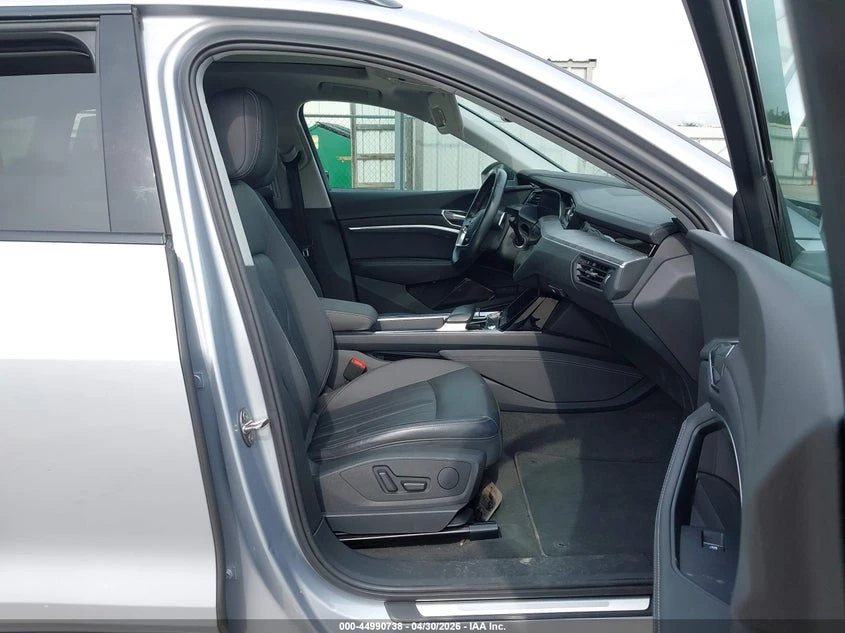 Audi E-Tron Premium Quattro, снимка 4 - Автомобили и джипове - 55097370