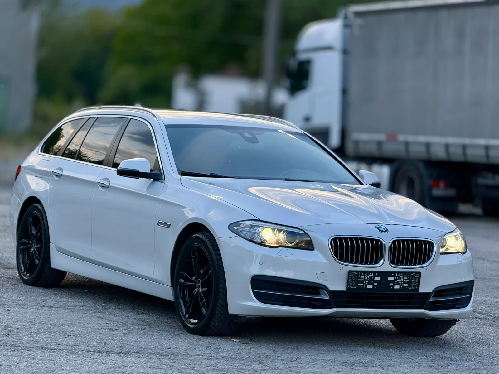 BMW 520 2.0* 190кс* Face* , снимка 3 - Автомобили и джипове - 55607145