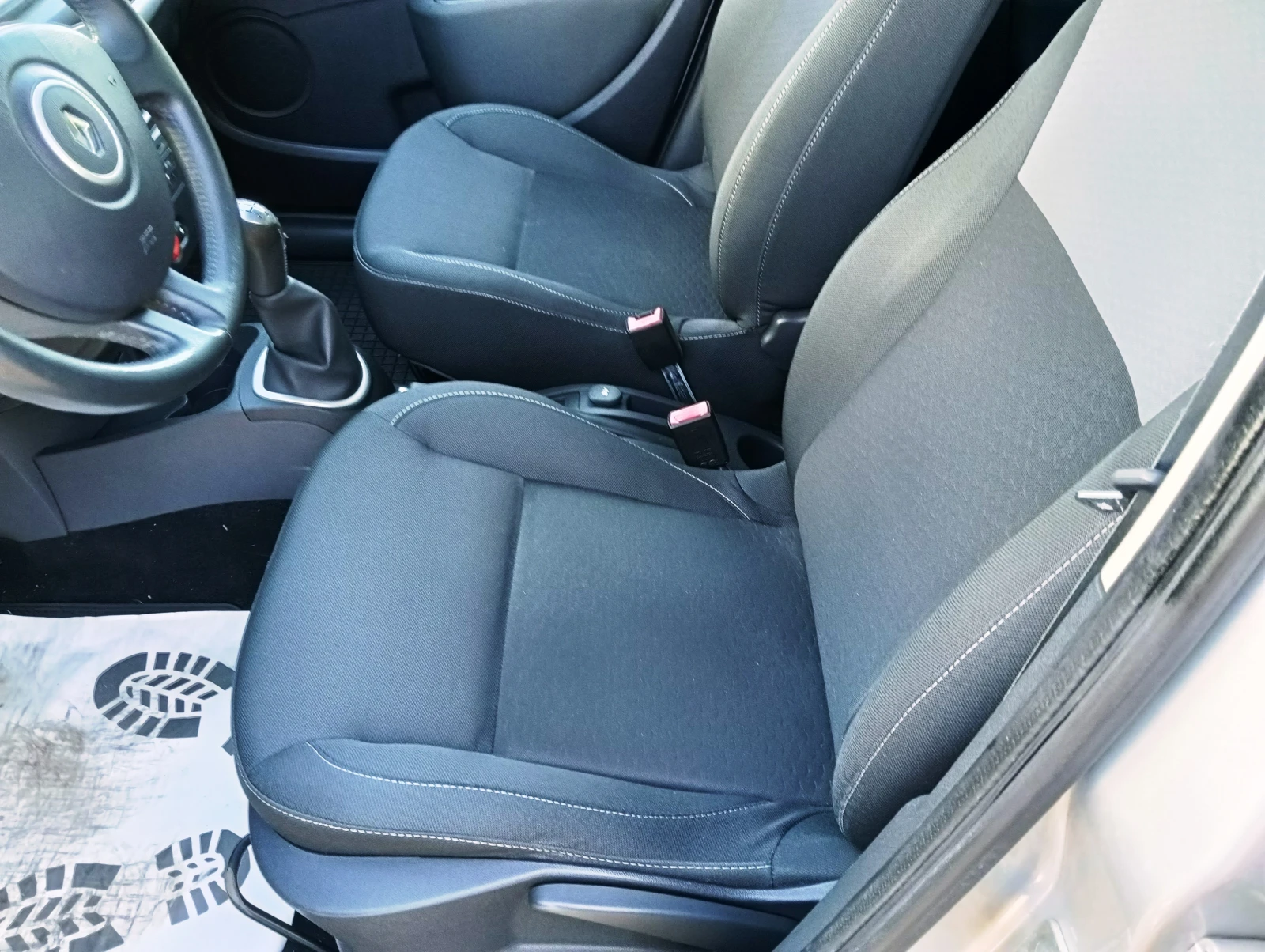 Renault Clio 1.2i 75 ps., снимка 9 - Автомобили и джипове - 56022813