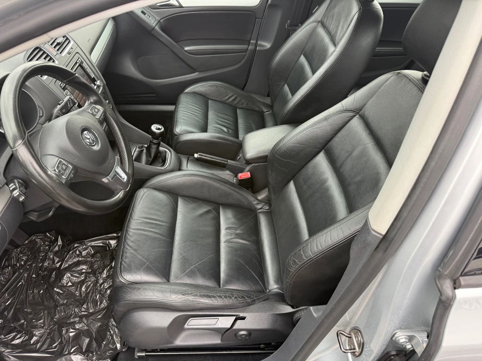 VW Golf 2.0 TDI Highline 4-Motion, снимка 12 - Автомобили и джипове - 56495760