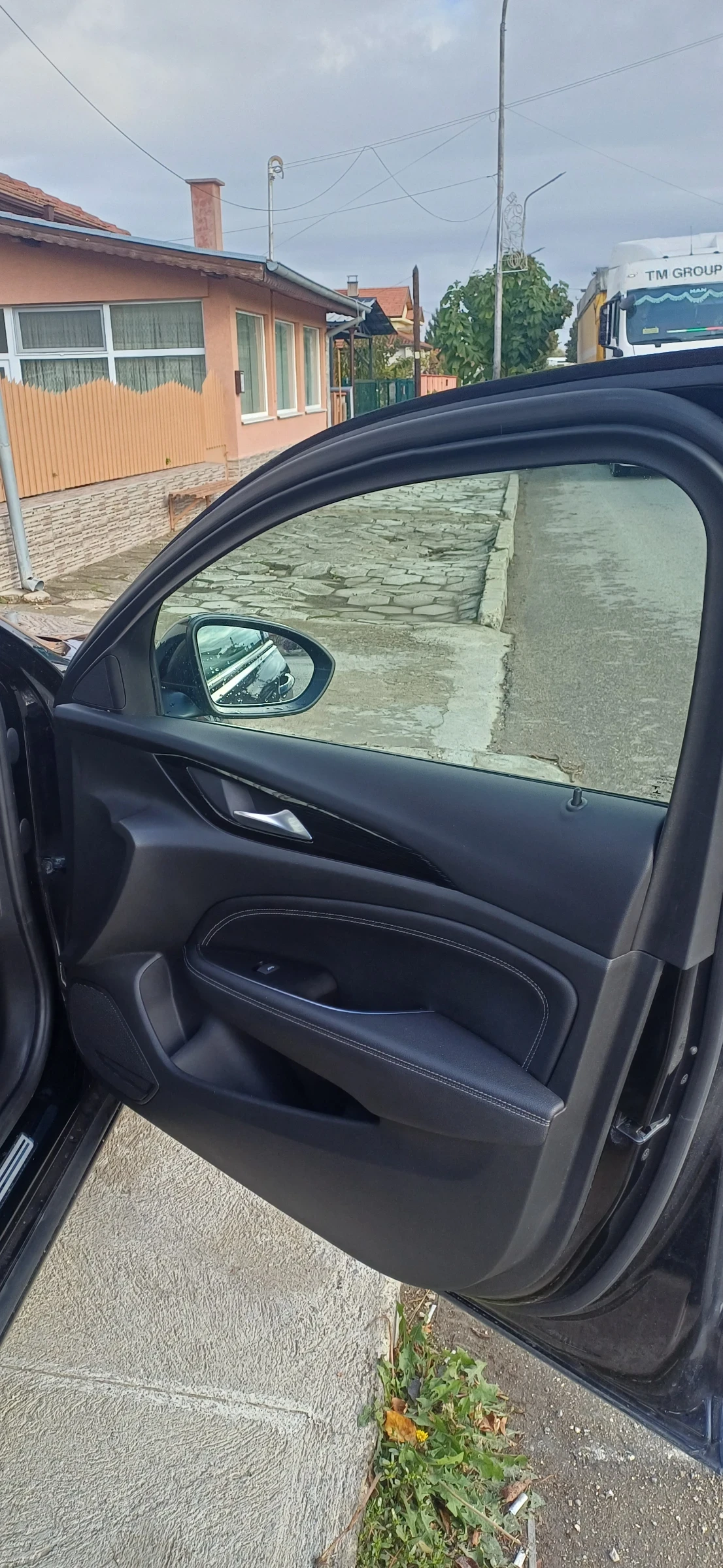 Opel Insignia, снимка 3 - Автомобили и джипове - 56528196