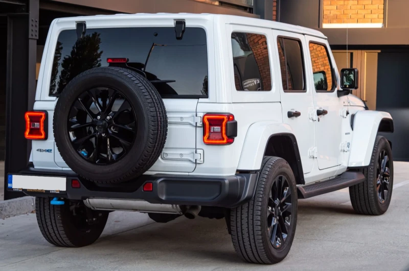 Jeep Wrangler 4XE Plug-in Hybrid Sahara, снимка 7 - Автомобили и джипове - 52480265