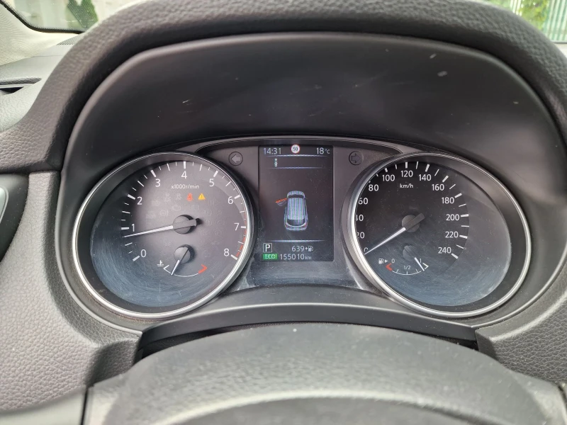 Nissan Qashqai 1.2TCE, снимка 12 - Автомобили и джипове - 52067005