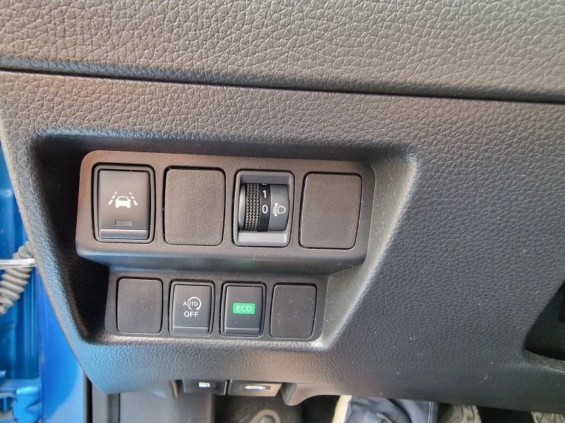 Nissan Qashqai 1.2TCE, снимка 15 - Автомобили и джипове - 52067005