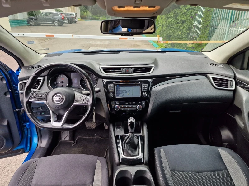 Nissan Qashqai 1.2TCE, снимка 10 - Автомобили и джипове - 52067005