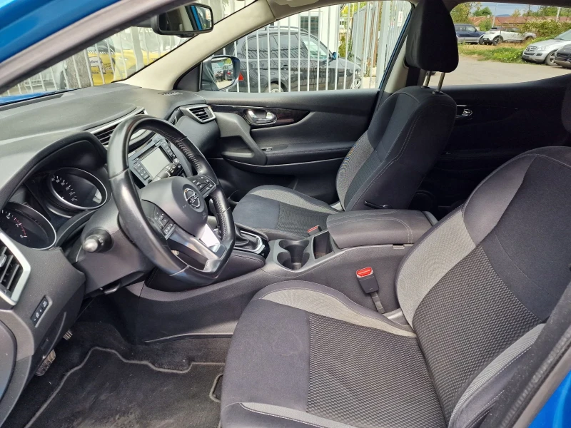 Nissan Qashqai 1.2TCE, снимка 8 - Автомобили и джипове - 52067005